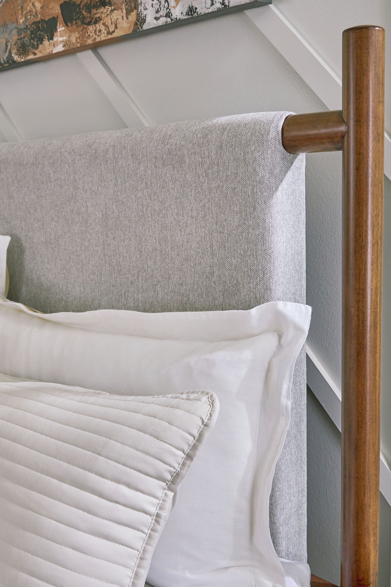 Lyncott - Upholstered Bed-1