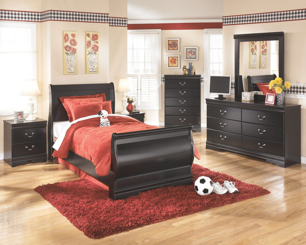 Huey Vineyard - Dresser, Mirror - Black-1