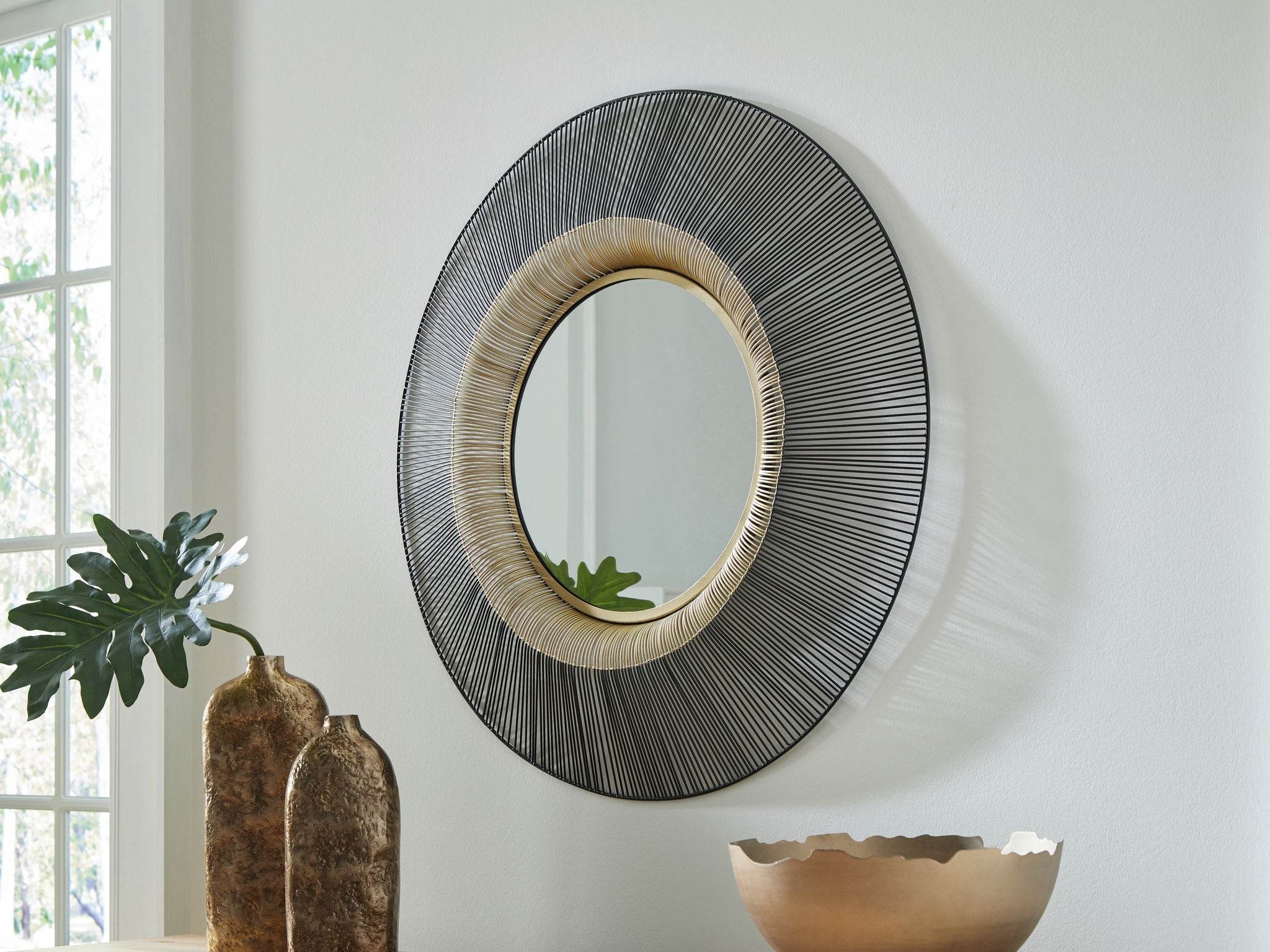 Dallmen - Accent Mirror - Black / Gold Finish-1