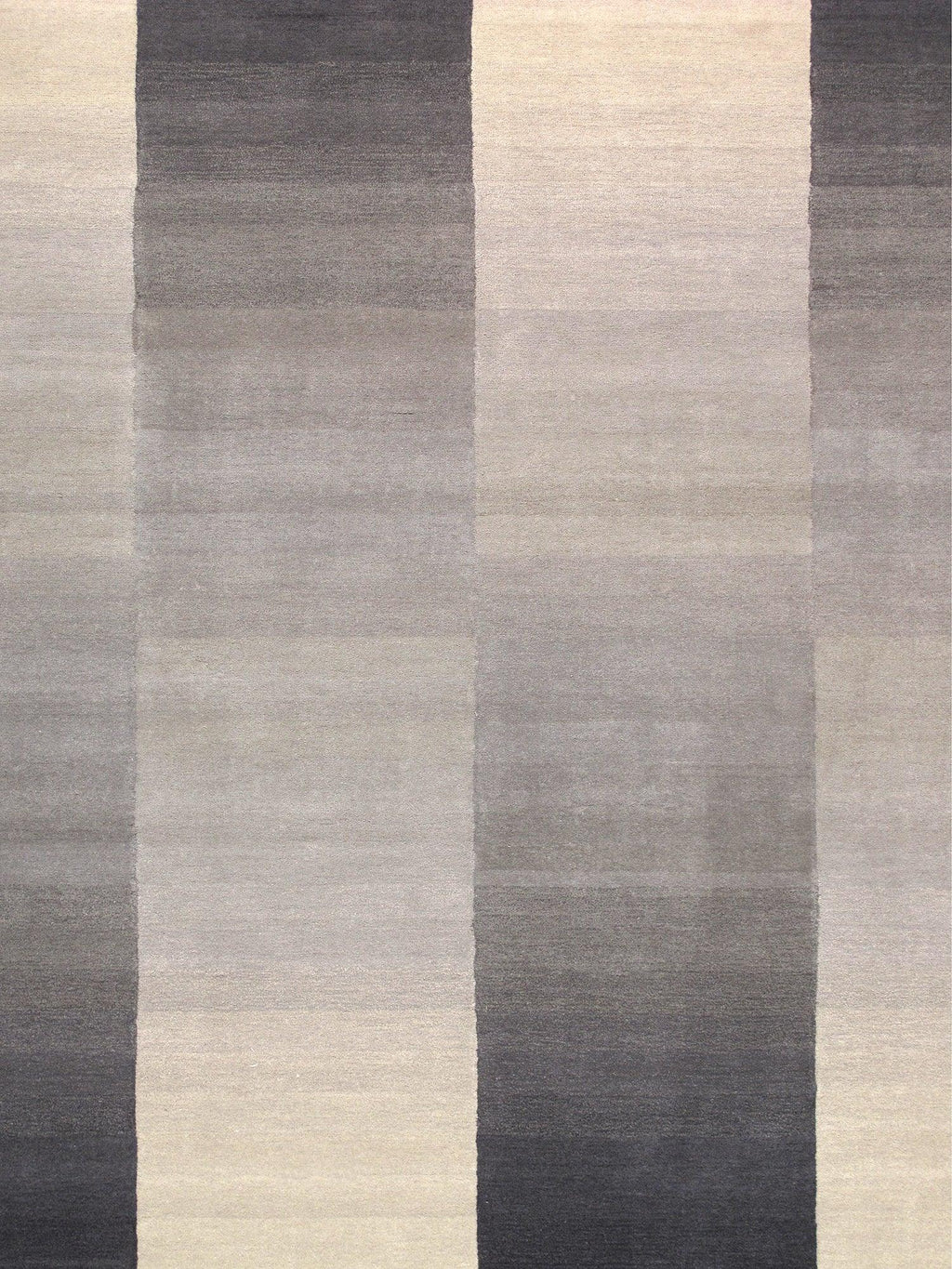 Canvello Modern Hand-Tufted Silver/Ivory Bsilk & Wool Area Rug- 7'9" X 9'9"
